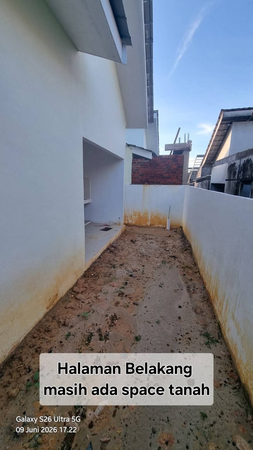 Halaman belakang, sisa lahan